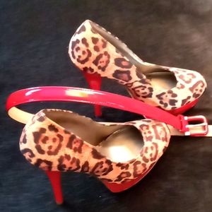 Leopard Pumps & Pencil Skirt!